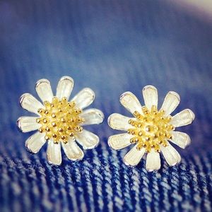 Sterling Silve Daisy Stud Earrings 925 Silver Post